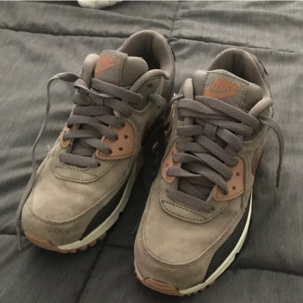 nike air max 90 gray rose gold metallic suede